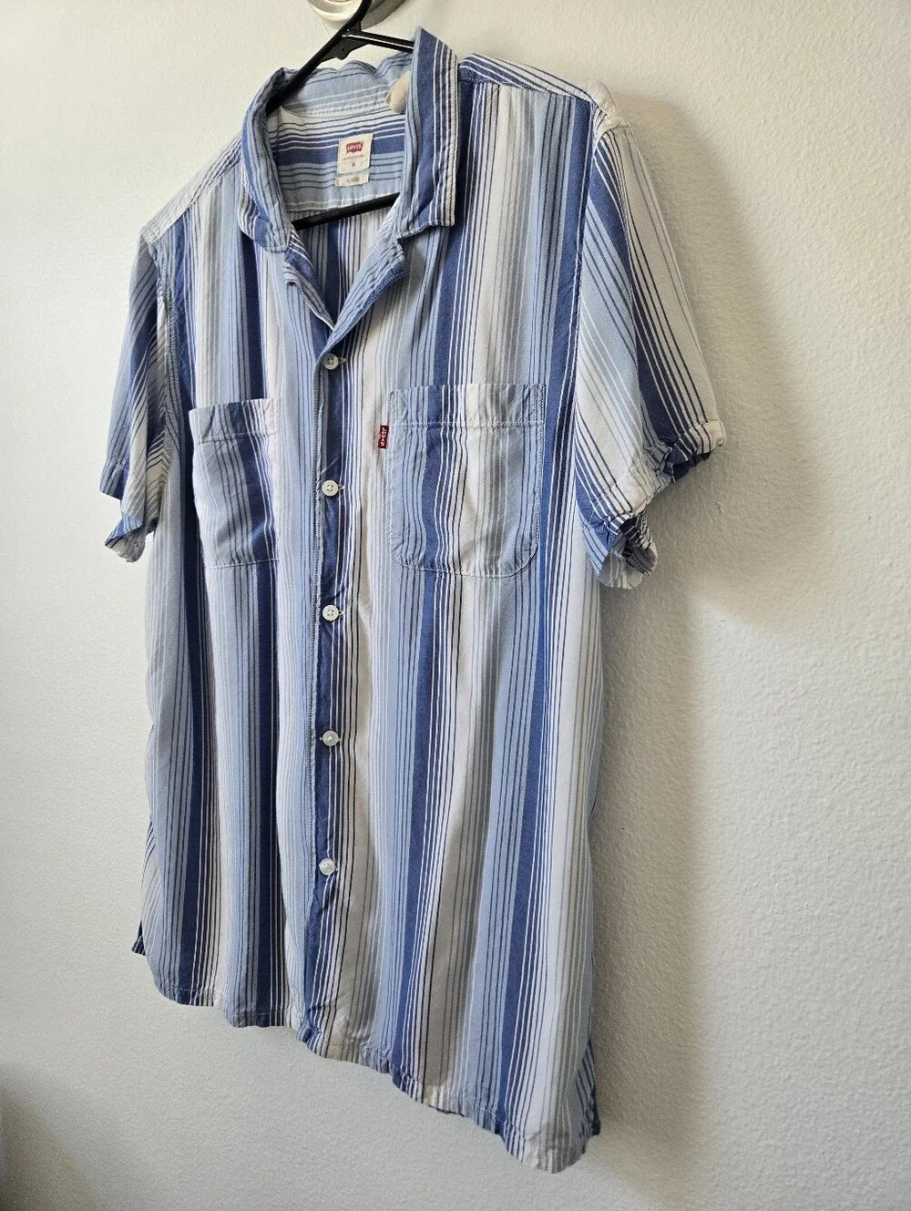 Levi's Short-Sleeve Blue & White Vertical Stripe Button-Up Shirt